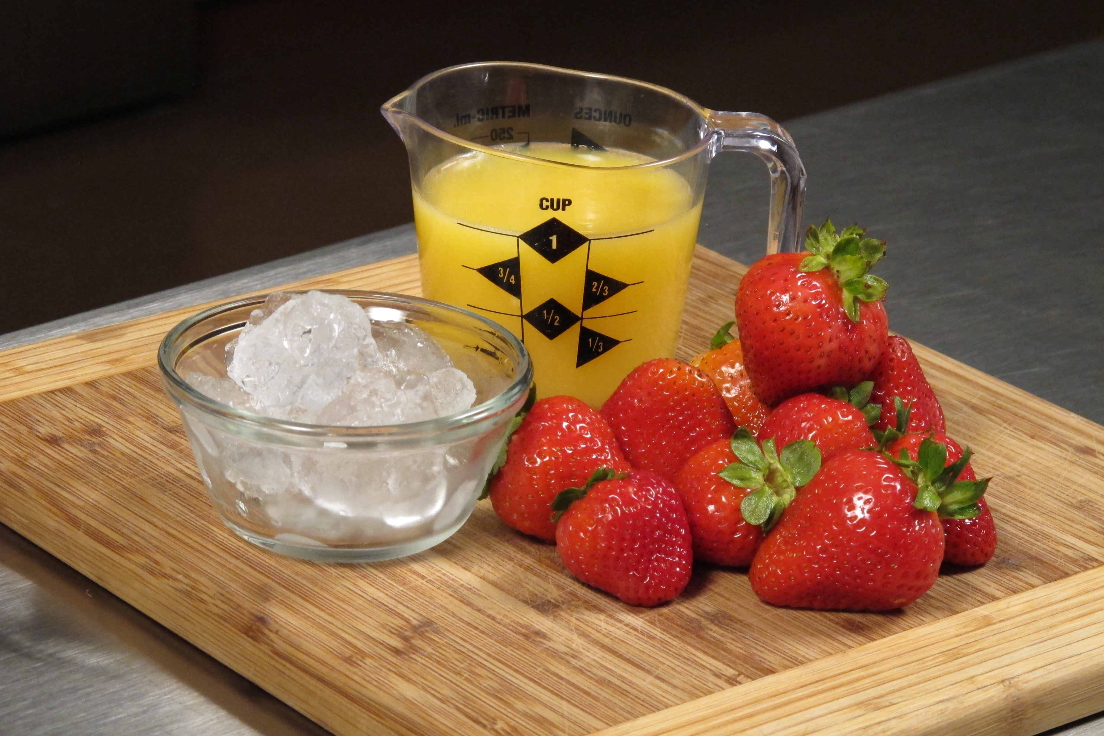 If using fresh strawberries, rinse under cold running water.